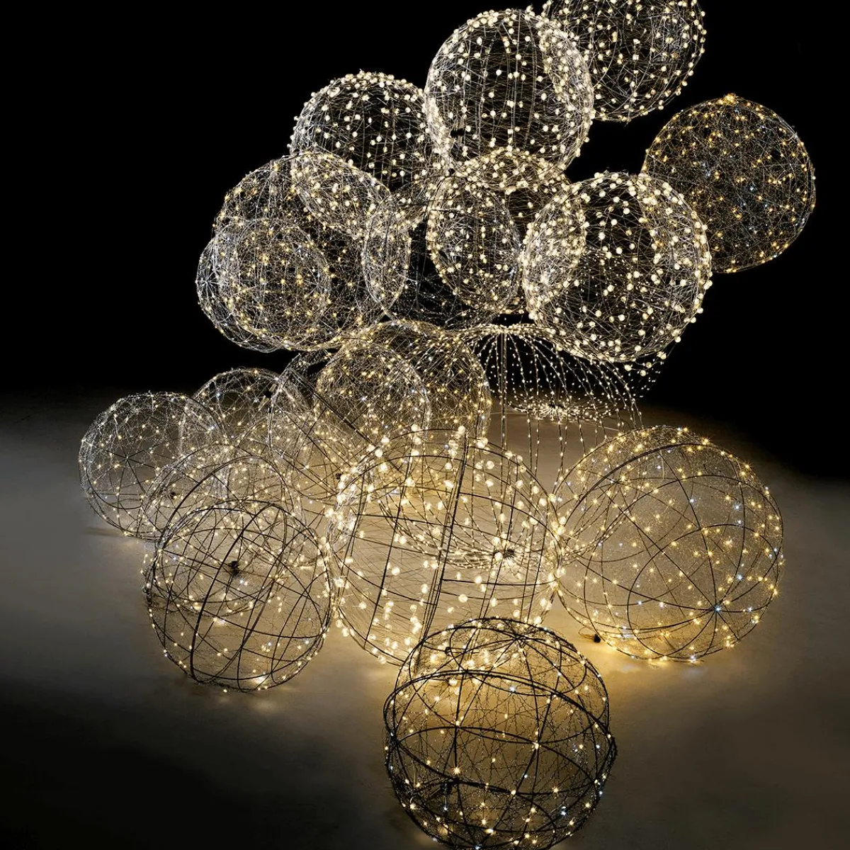 Luces De Navidad>DecoWoerner Esfera Luminosa LED Para Exteriores, LED Cálido - Blanco, Ø 30 Cm plata