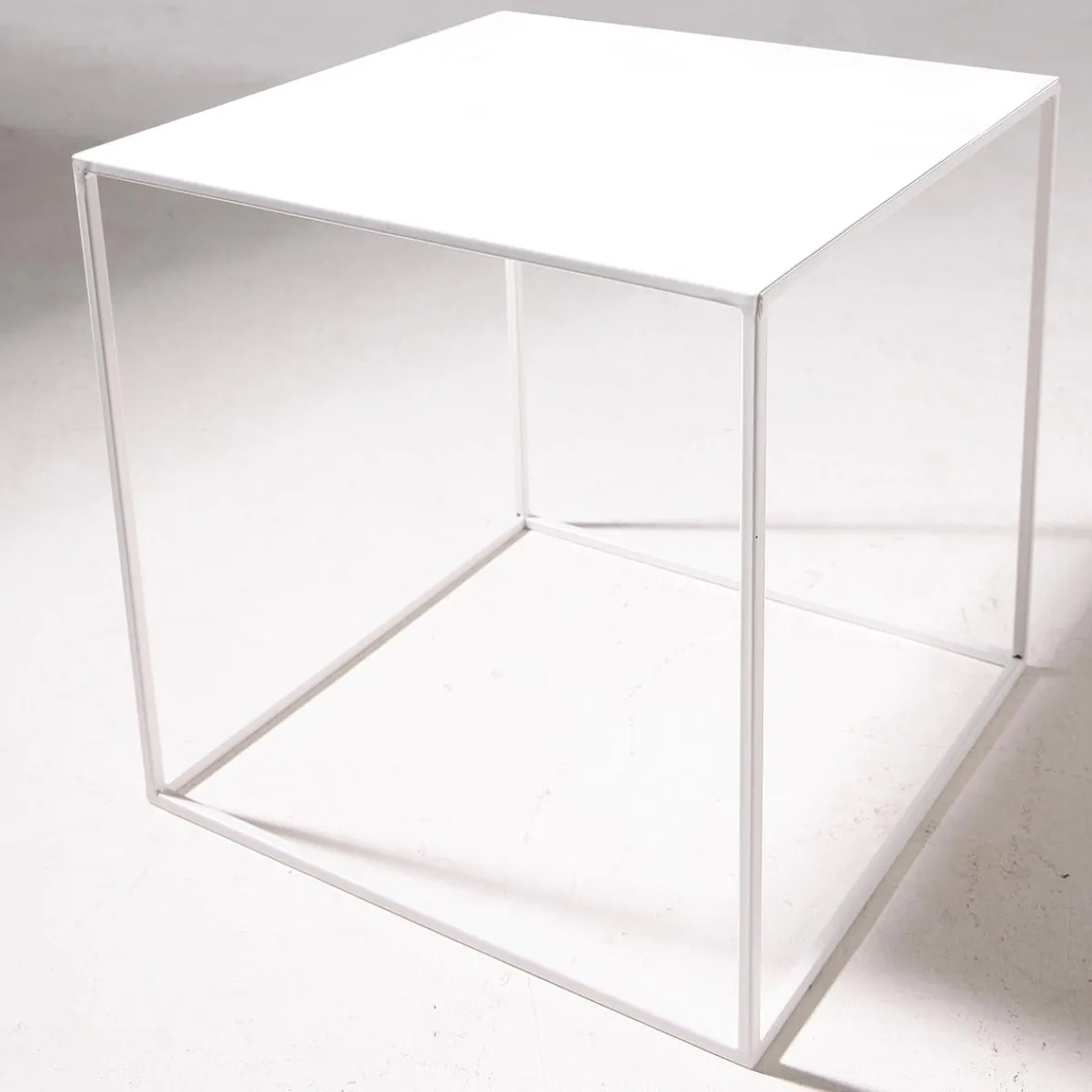 Expositores Para Tiendas|Macetas Y Artículos De Decoración>DecoWoerner Mesa De Metal 45 X 45 Cm, blanco