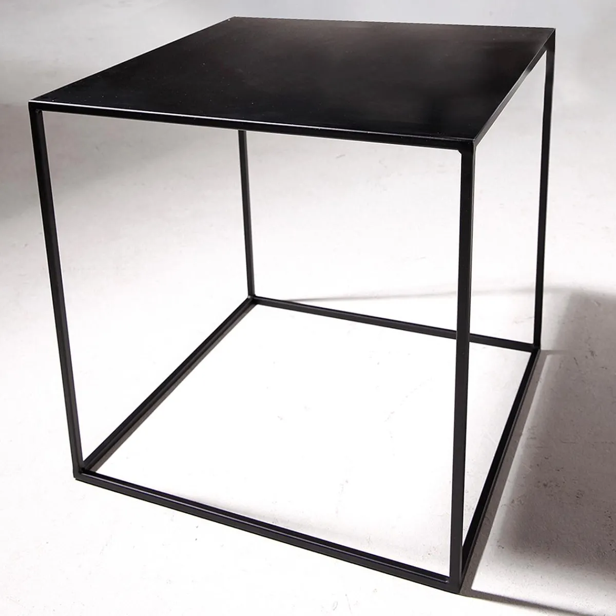 Expositores Para Tiendas|Macetas Y Artículos De Decoración>DecoWoerner Mesa De Metal 45 X 45 Cm, Negra negro