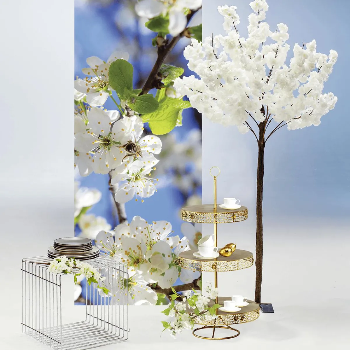 Decoración De Primavera|Pancartas De Primavera>DecoWoerner Pancarta De Tela Ignífuga "flores De Manzano Blancas Con Abeja" De Tela De Bandera 75 X 180 Cm blanco