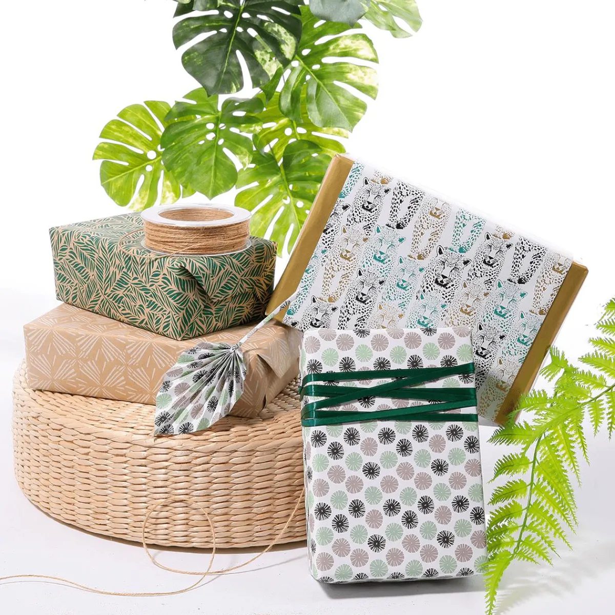 Papel De Regalo|Go Green - Envoltorio Para Regalo Ecológico>DecoWoerner Papel Kraft Reciclado Con Motivos Geométricos Blancos - Rollo De Papel De Envolver De 50 M marrón