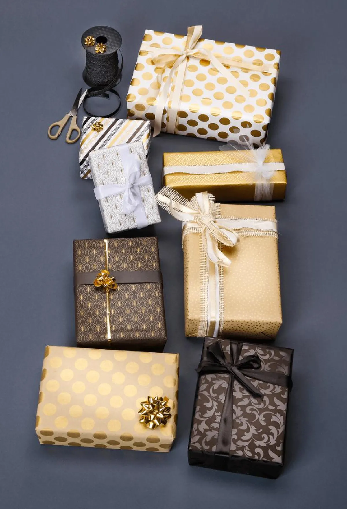 Papel De Regalo|Go Green - Envoltorio Para Regalo Ecológico>DecoWoerner Papel Kraft Reciclado Con Pequeños Puntos Dorados - Rollo De Papel De Envolver De 50 M oro