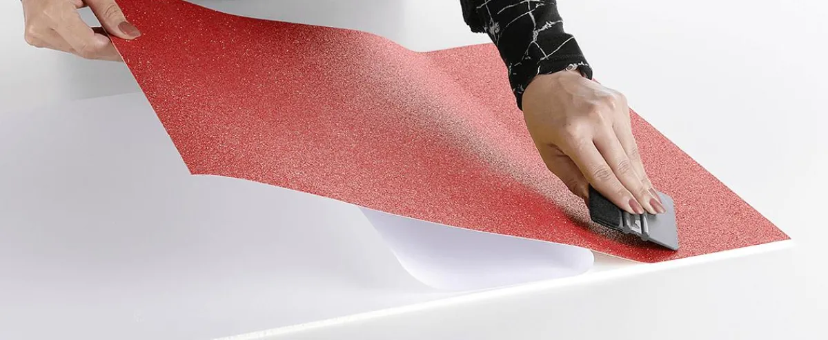 Láminas Y Películas Decorativas>DecoWoerner Rollo De Película Adhesiva Con Purpurina Roja De 50 Cm X 5 M rojo